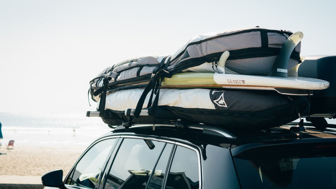 Transporter des planches rigides avec une boîte de toit : le guide complet