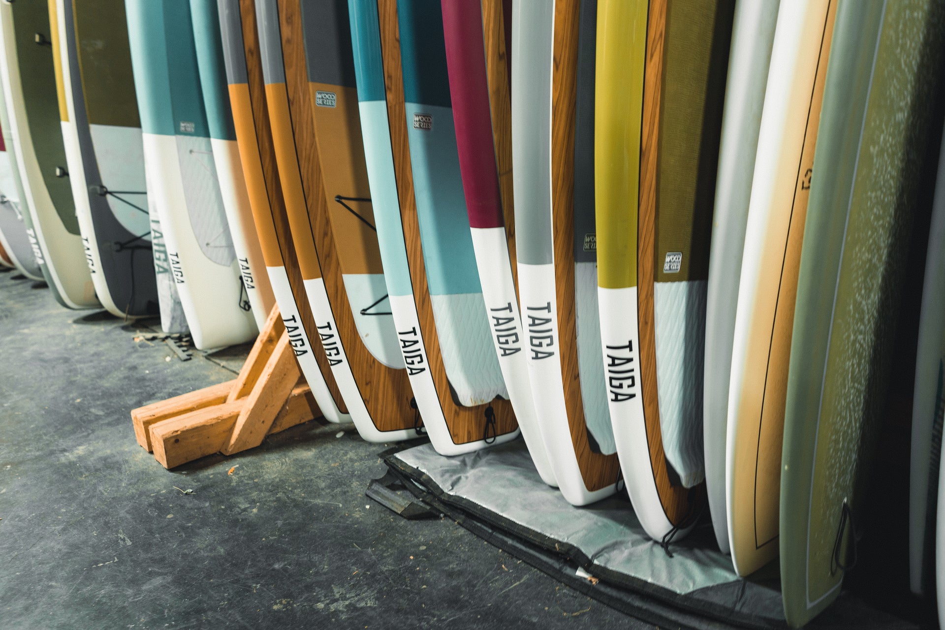 OMOUBOI Planche de surf gonflable Aides à la natation - Temu Canada
