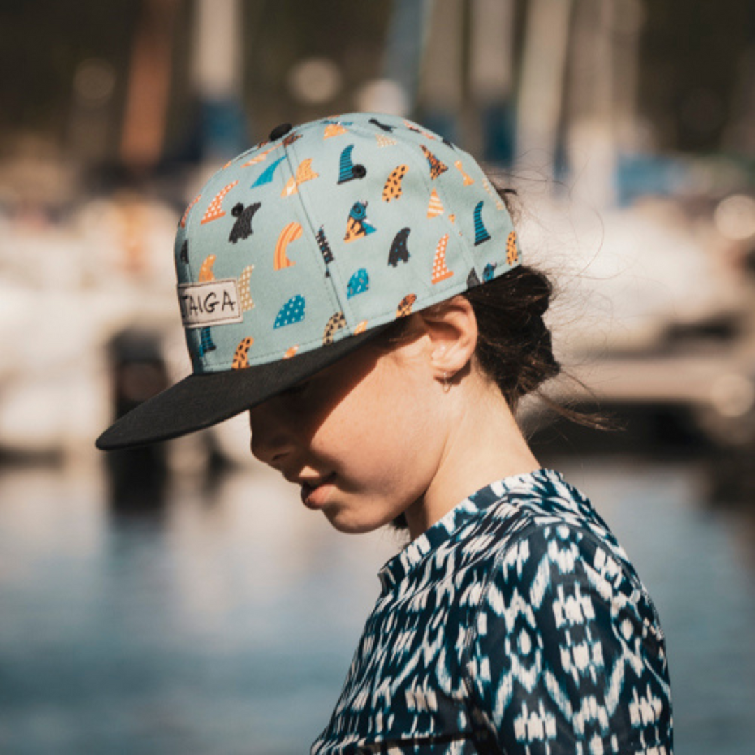 Girl wearing the KIDS CAP - Mint