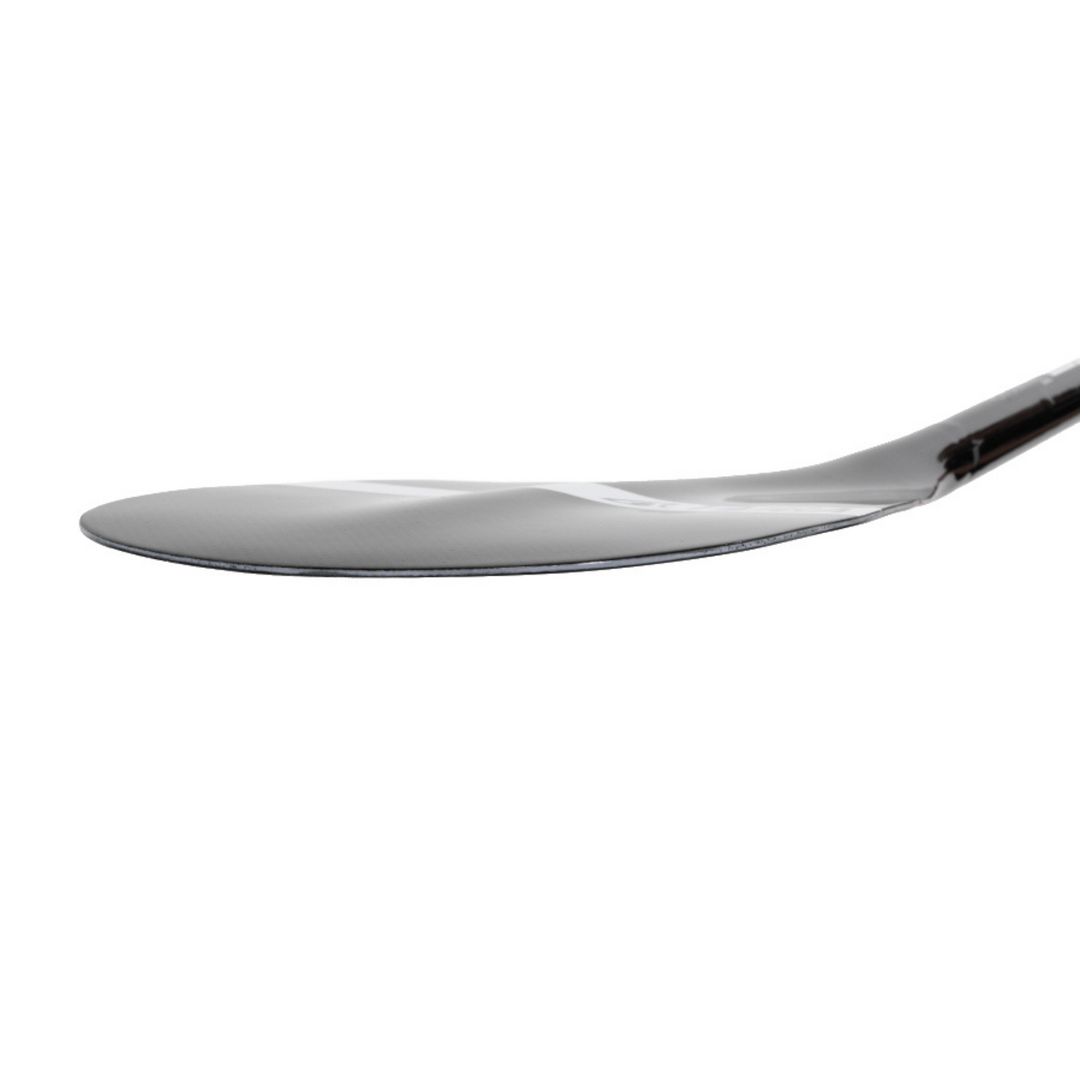 Palm angle of the All Carbon Black Paddle by TAIGA